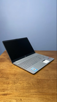HP 15-EF1300 RYZEN 3 3250U + 4GB RAM + 128GB SSD WIN 10 SILVER - comprar online