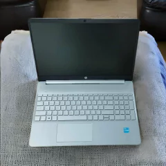 Notebook HP 15-DY2791wm Core i3-1115G4 256 SSD 8 RAM 15.6 en internet