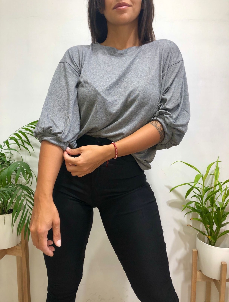 Camiseta mujer blanca con manga globo y mensaje SAHOCO