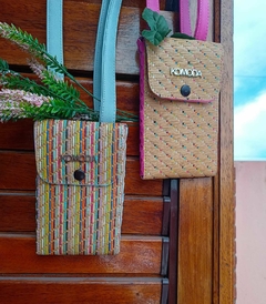 Bandolera portacelular de rafia - comprar online