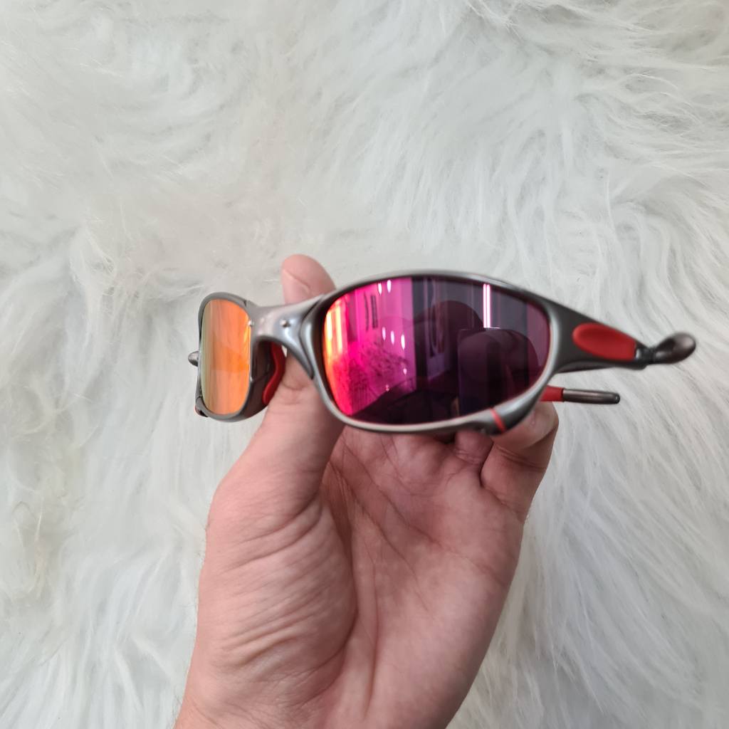 Preços baixos em Óculos de Sol Masculino Polarizado Oakley Juliet