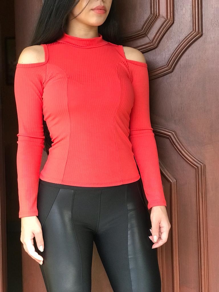 blusa ombro vazado