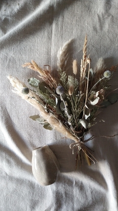 Combo Irisado ( Ramo estación Azul + florero) - comprar online