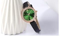 MEGIR Relógios Femininos Reloj Mujer Green Face Couro Strap Luxo Diamante Ladies Watch Women Relogio Feminino Zegarek Damski