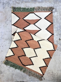 Alfombra de lana III