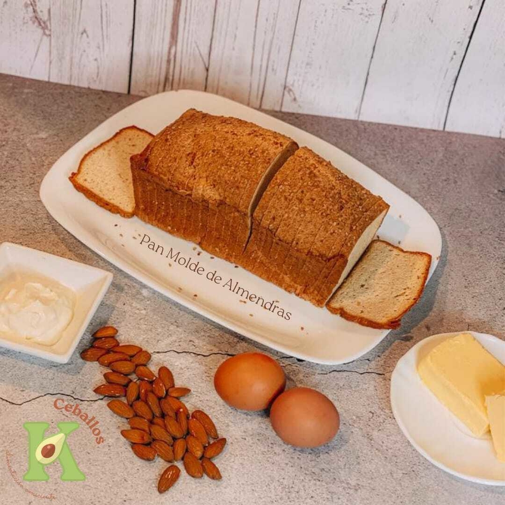 Pan de molde keto de harina de almendras Chicken Fit