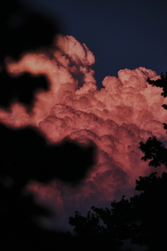 una nube con forma de corazon