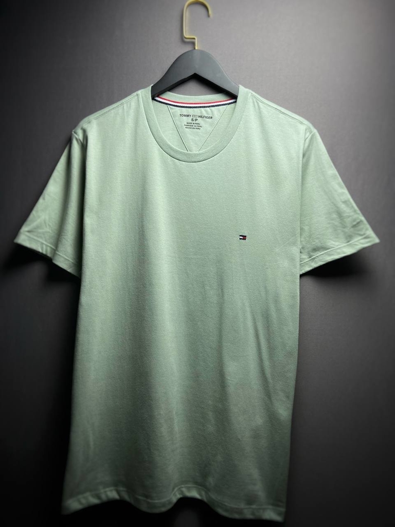 camiseta basica masculina tommy