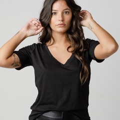 REMERA EMRATA NEGRA - tienda online