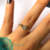 Anillo de Plata rayitas en Oro y Cubic círculo Blanco