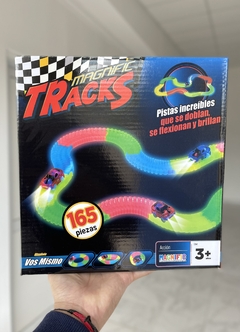 2022 PISTA MAGNIFIC TRACKS MEDIANA EN CAJA (7799016523582)