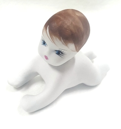 Bebê Engatinhando De Porcelana Médio - 11 x 3 x 5 cm. - comprar online