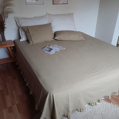 CUBRE CAMA CON VUELOS en internet