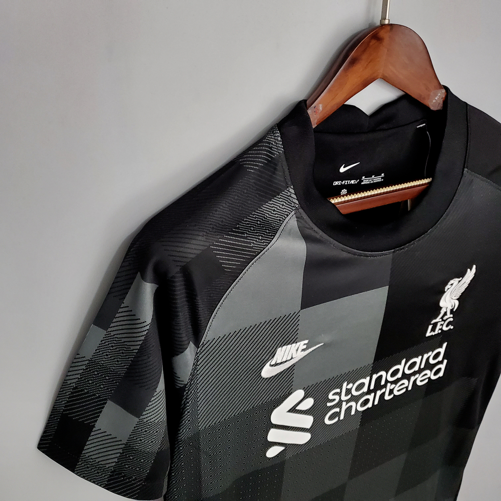 uniforme goleiro liverpool 2021