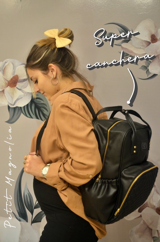 Mochila maternal ecocuero moderna con cambiador