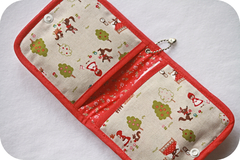 Porta absorvente Chapéuzinho Vermelho - comprar online