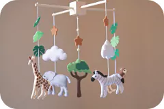 Móbile de berço safari com árvore - comprar online