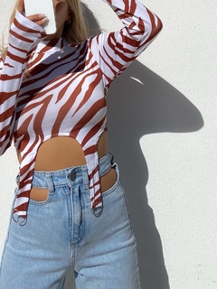 TOP POLERA TIRADORES CEBRA - Flor Gagliani Mayorista