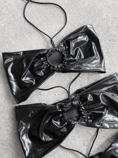 TOP FRUNCE ELASTICO ARGOLLA ENGOMADO BRILLOSO - comprar online