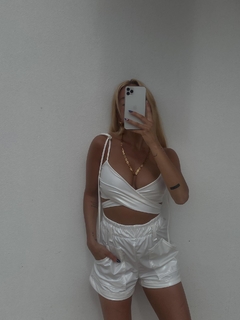 SHORT FRUNCE ENGOMADO