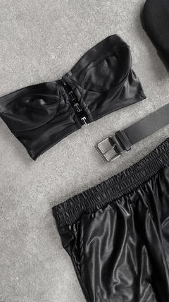 STRAPLESS GANCHITOS CORSET ENGOMADO BRILLOSO en internet
