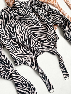 TOP POLERA TIRADORES SEDA FRIA AFELPADA CEBRA - comprar online