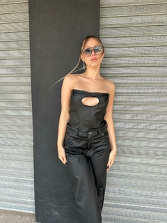 PANTALON TANIA CUERO COSTURA BLANCA en internet