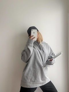 BUZO OVERSIZE CAPUCHA LISO en internet