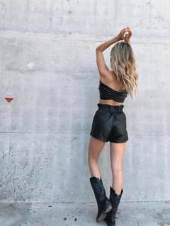 SHORT FRUNCE CUERO - tienda online