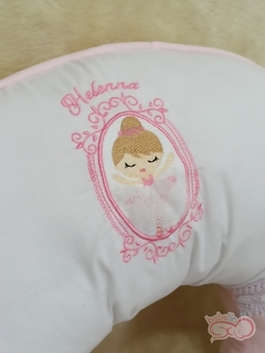 Almofada de Amamentar Rosa Bebê com Branco + Bordado Personalizado Tema Bailarina