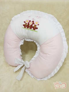 Almofada para Amamentação Rosa Bebê com Branco - Bordado de Passarinhos