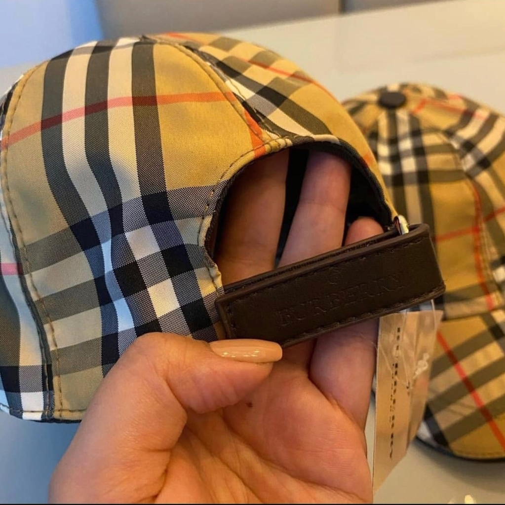 Boné Burberry - Comprar em Pc Griffes