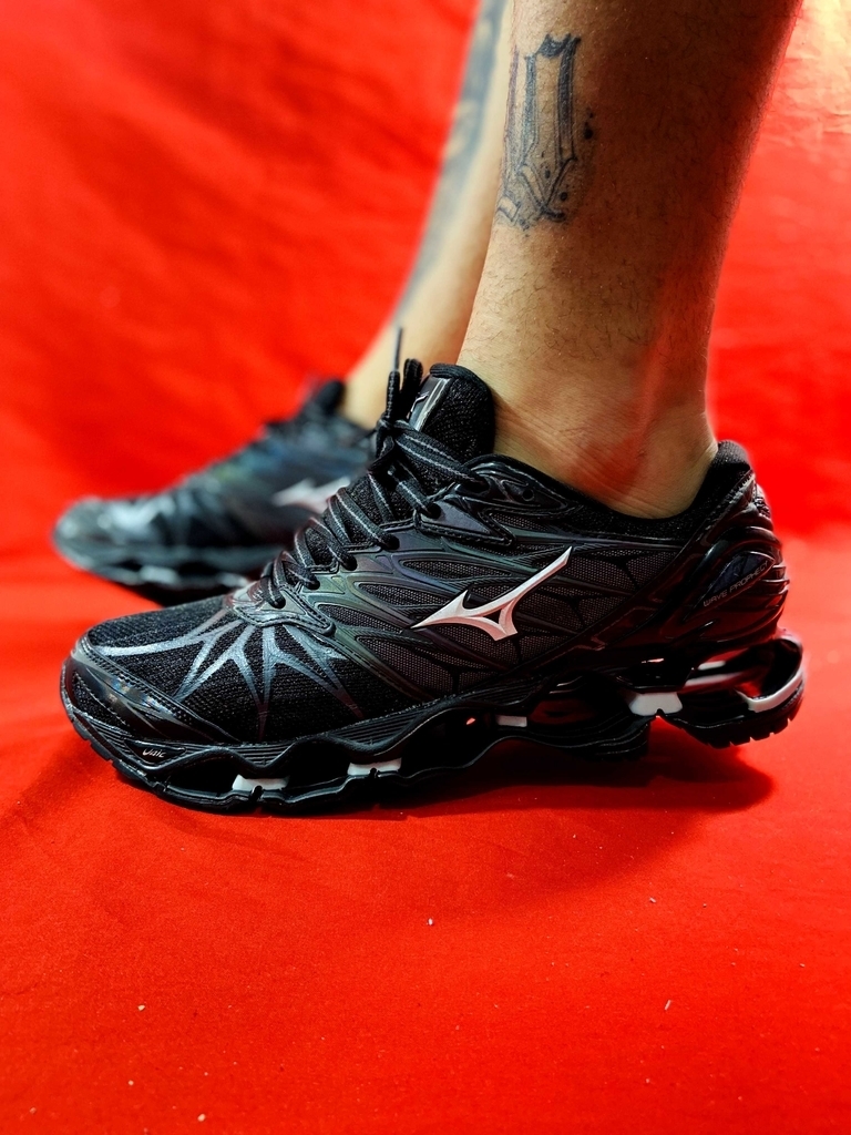 mizuno prophecy preto camaleão