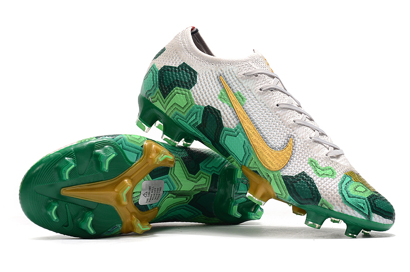 chuteira lebron mbappe