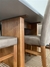 CONJUNTO MESA KRV 495 COM 1,40 X 0,90 IMBUIA MEL LACA E VIDRO OFF WHITE COM 4 CADEIRAS KR 099 CAM.ARAXA IMBUIA MEL na internet