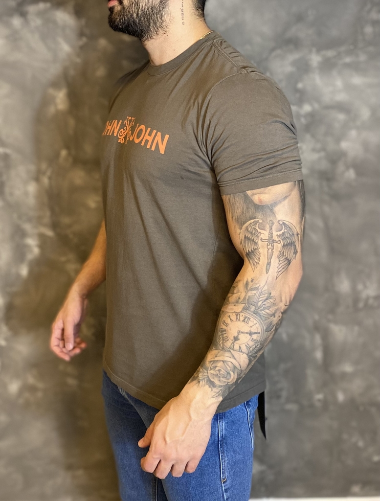 Camiseta Básica Marrom Escuro Logo Laranja - John John - Imperium Store