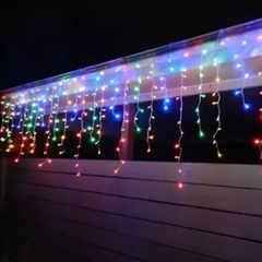 GUIRNALDA CORTINA LED LLUVIA MULTICOLOR en internet