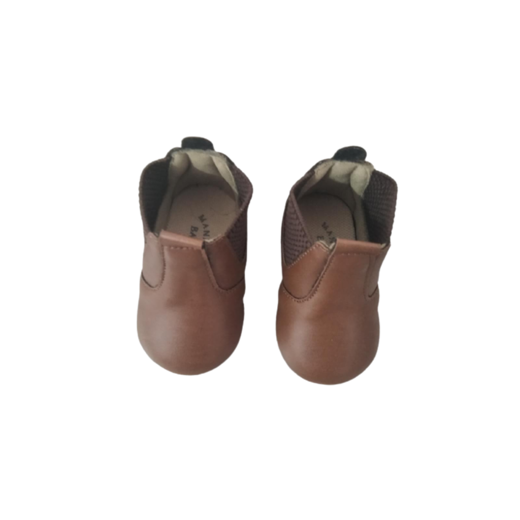 Sapatinho estilo botininha para bebês de 3 a 8 meses