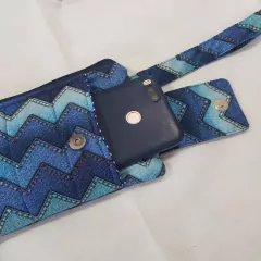 Porta Celular Silvia Chevron na internet