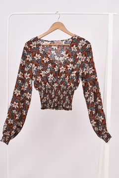 (CH) BLUSA FLORES CON SMOCK (27596) - Tabatha Jeans Mayorista