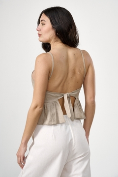 LRF TOP LINO CON VOLADO Y NUDO (30619) - Tabatha Jeans Mayorista