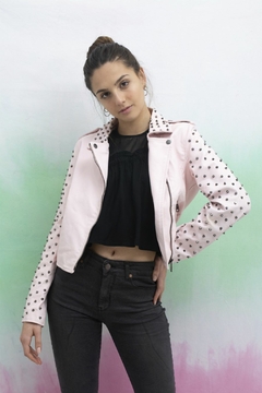 (KD) CAMPERA PU TACHAS MANGAS (24569)