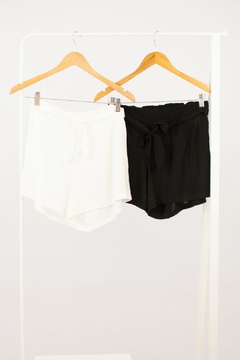 (LIP) SHORT LINO C/PINZA Y LAZ (28787) en internet