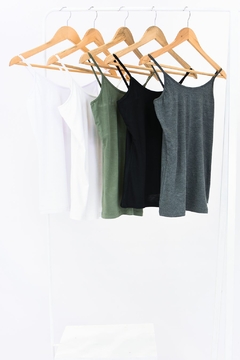 EKE MUSCULOSA BASICA BRETELER (27616)