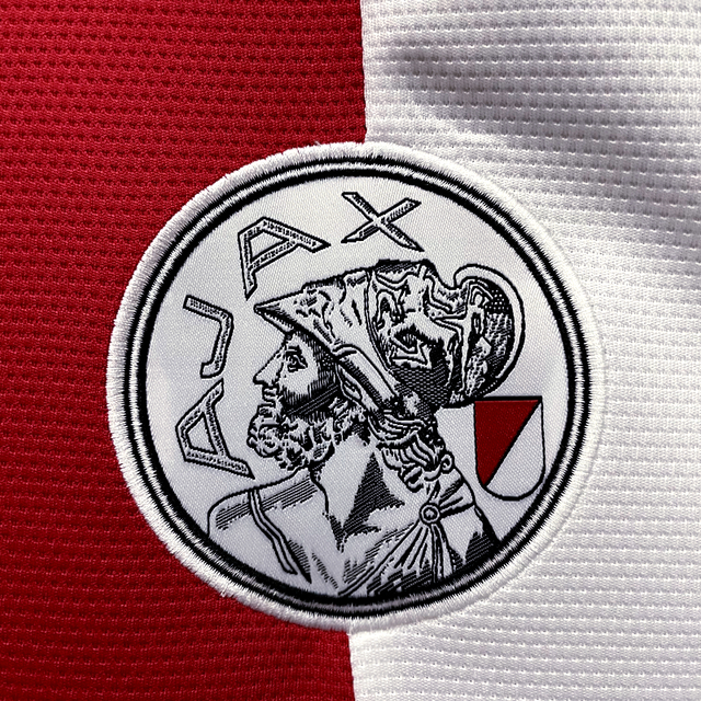 camisa ajax branca e vermelha