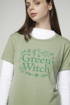 Remera Green Witch en internet