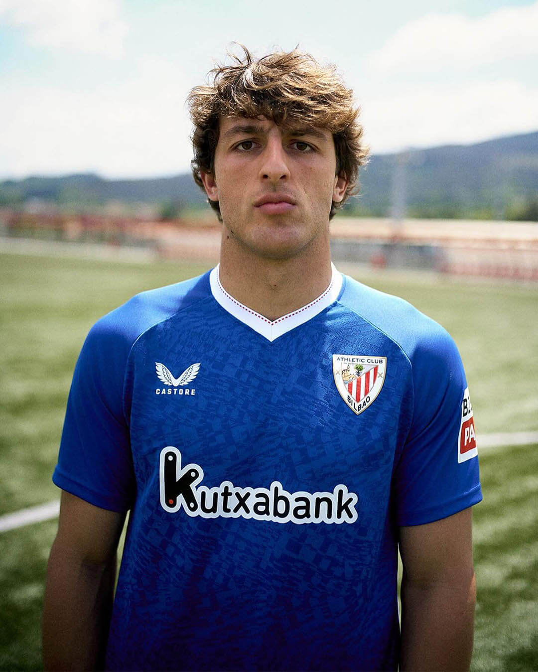 camisa-athletic-bilbao-24-25-away-2024-2025-masculina-modelo-torcedor-azul-nico-inaki-williams-ander-herrera-unai-simón-berchiche-