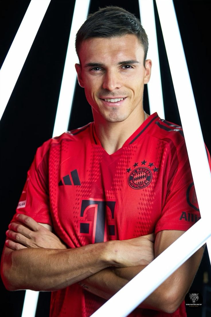 camisa-bayern-bayer-munique-munchen-home-i-2024-2025-24-25-modelo-player-vermelha-neuer-coman-muller-kimmich-musiala-goretzka-harry-kane-gnabry-davies-palhinha-