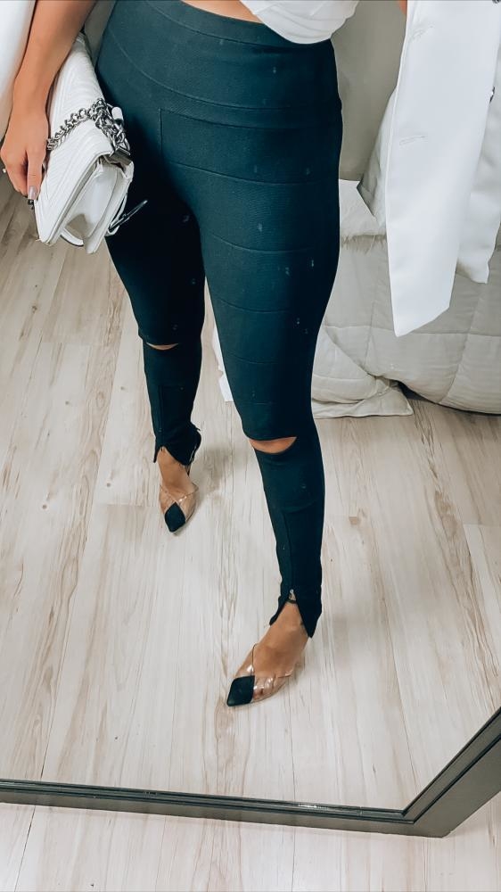 Calça bandagem com rasgo no joelho - R$ 119.99, cor Preto #121968, compre  agora | Shafa