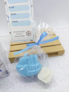 Souvenirs jabones Barco + Letra en cajita - comprar online